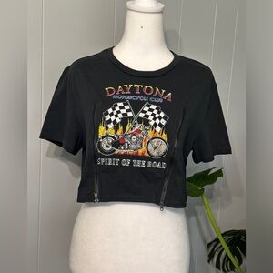 🛍️ social ❤️ scene cropped Daytona motorcycle club tee size Large